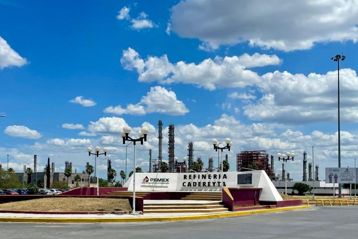 Refuerzan inspección a Refinería de Cadereyta por reportes de malos olores en Nuevo León
