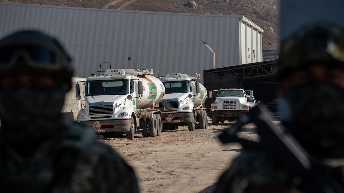 FGR investiga presunta toma clandestina de hidrocarburo en parque industrial de Santa Catarina