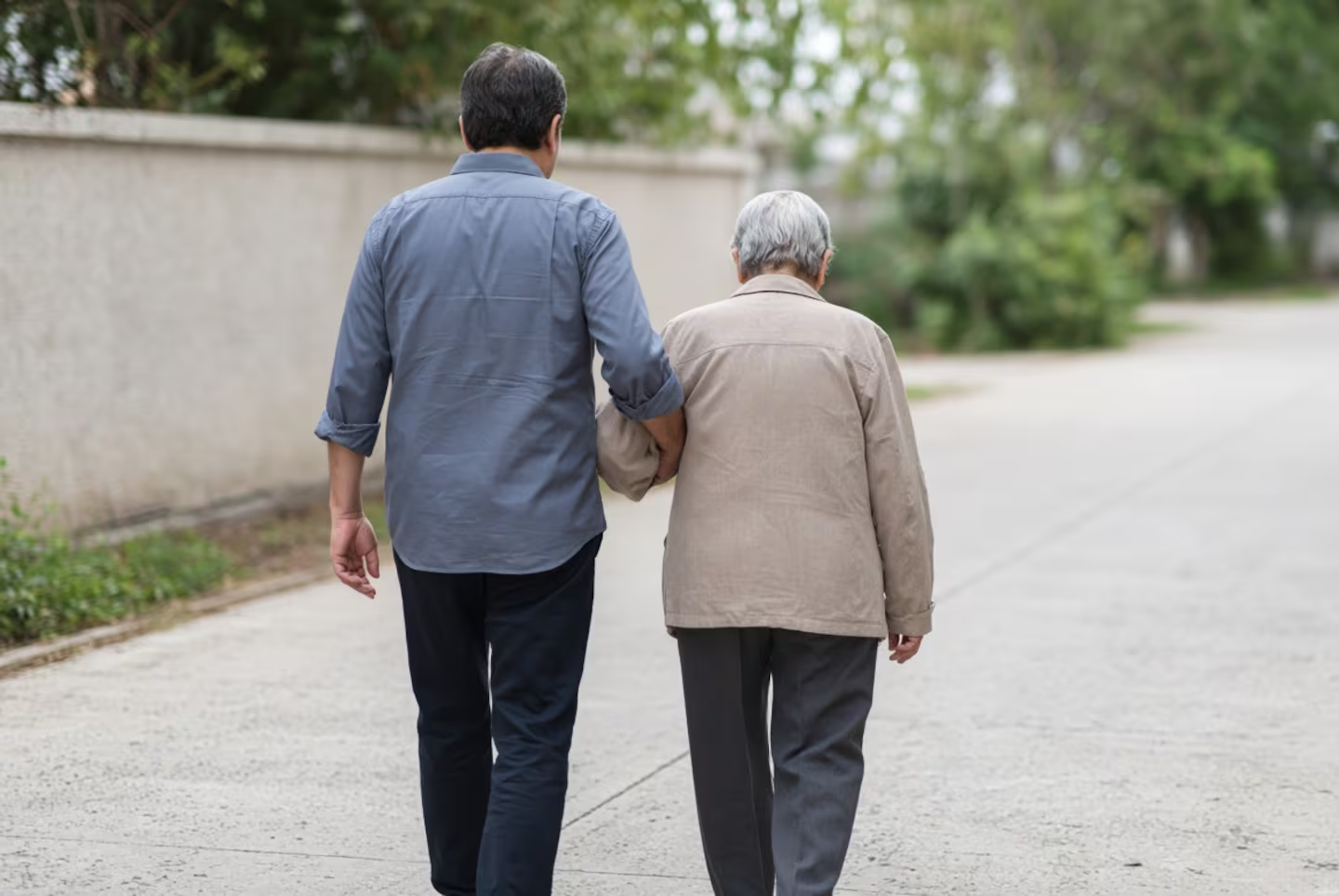 Hijos en Nuevo León pueden estar obligados por ley a brindar apoyo económico a padres adultos mayores